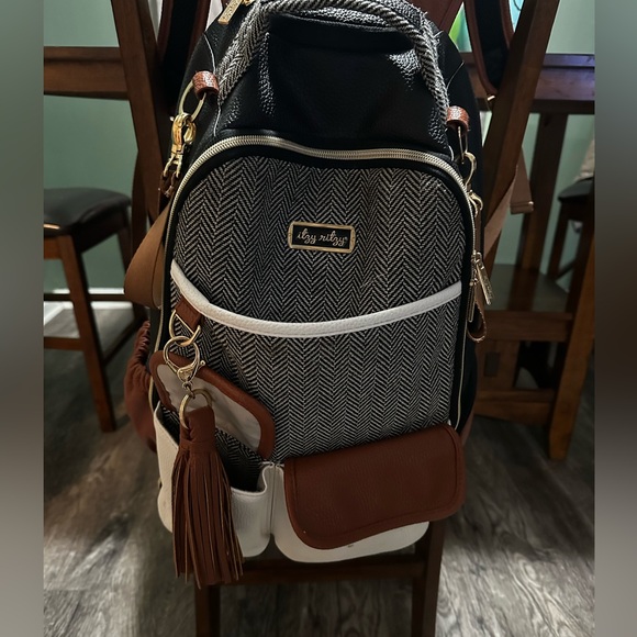 Itzy ritzy backpack diaper bag